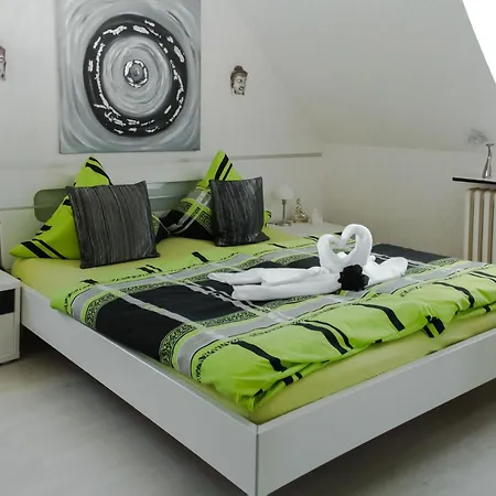 Apartment In Mit Grossem Garten Trittenheim